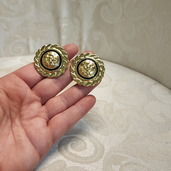Vintage 1980s Gold-Tone Eagle Anchor Emblem Clip-On Earrings – Military Nautical - Picture 7 of 8